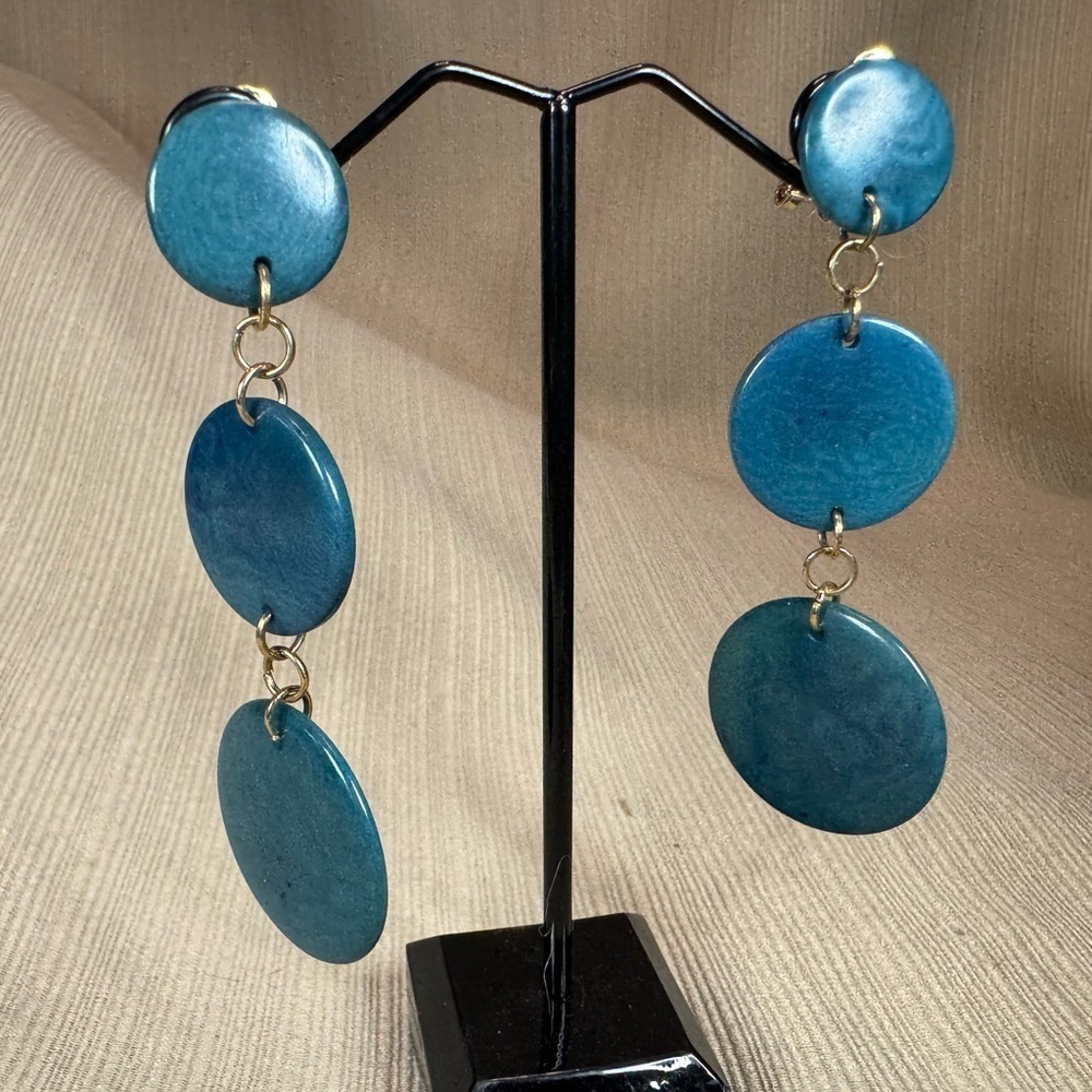 Chic Blue Dangle Earrings